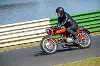 Vintage-motorcycle-club;eventdigitalimages;mallory-park;mallory-park-trackday-photographs;no-limits-trackdays;peter-wileman-photography;trackday-digital-images;trackday-photos;vmcc-festival-1000-bikes-photographs